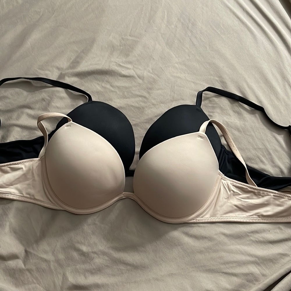 Victoria’s Secret PINK wear everywhere super push up 2 bras
